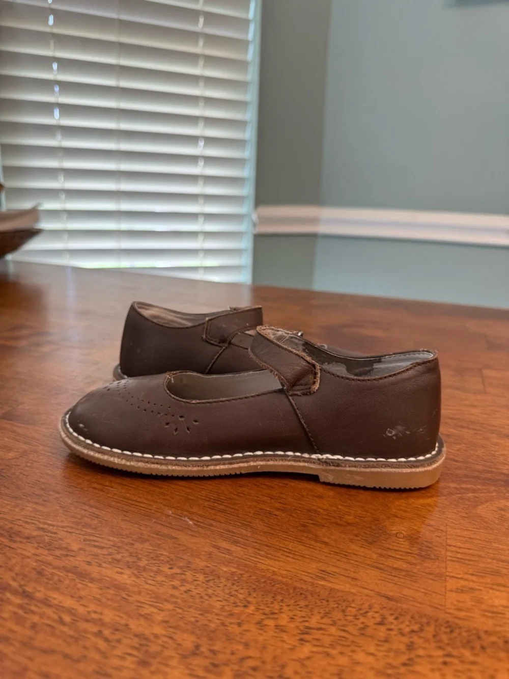 L'Amour Antonia Girls Mary Jane Shoes Brown Leather Perforated School size 1